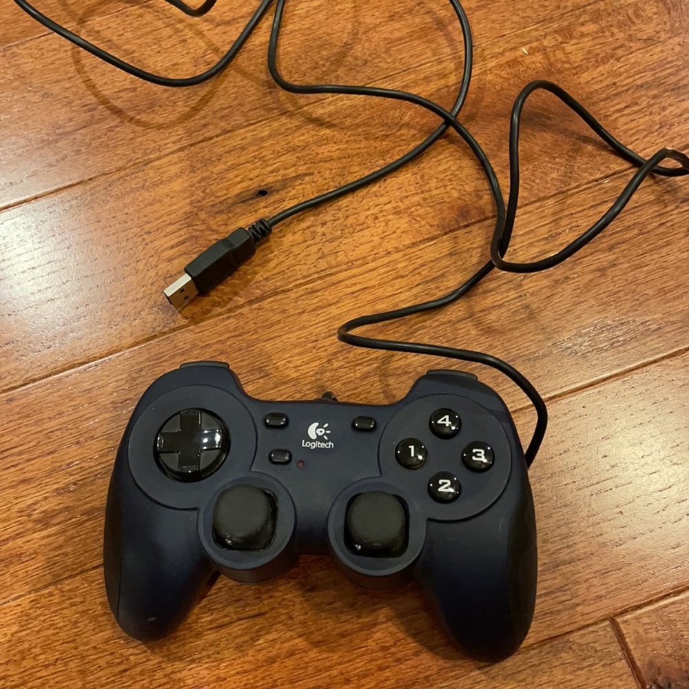 Logitech computer controller - Picture 2 of 10